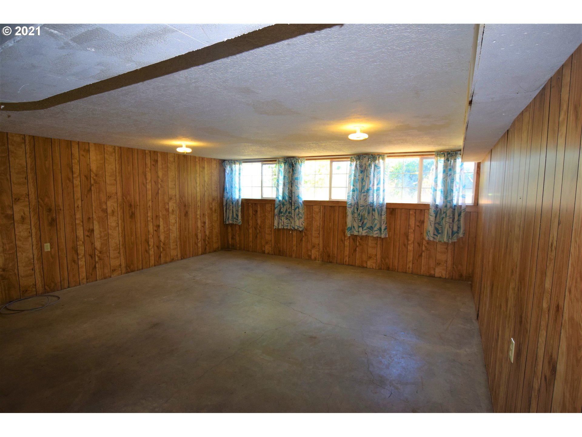 22322 South Central Point Road Oregon City, OR 97045 - Photo 16 of 31