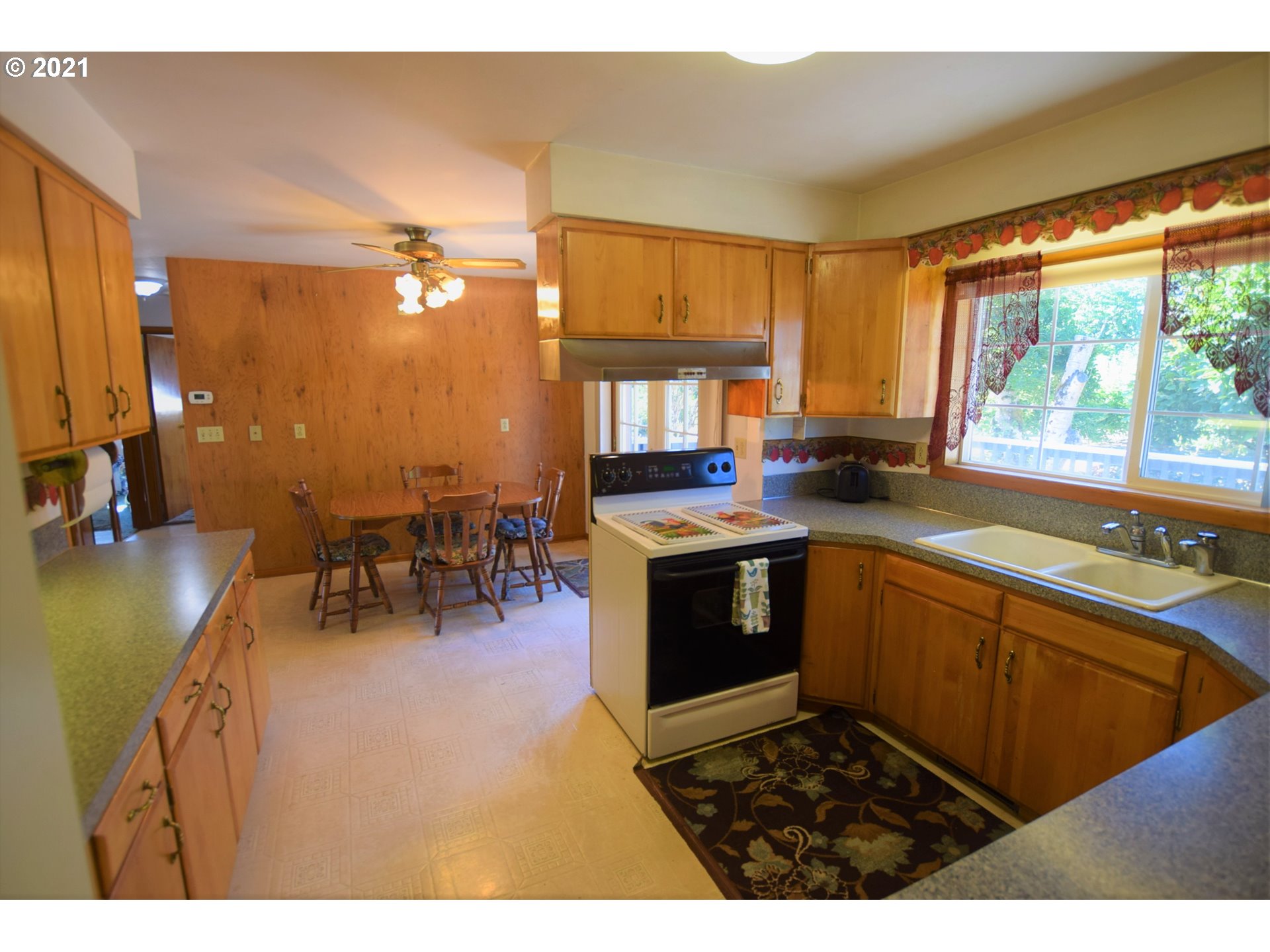 22322 South Central Point Road Oregon City, OR 97045 - Photo 8 of 31