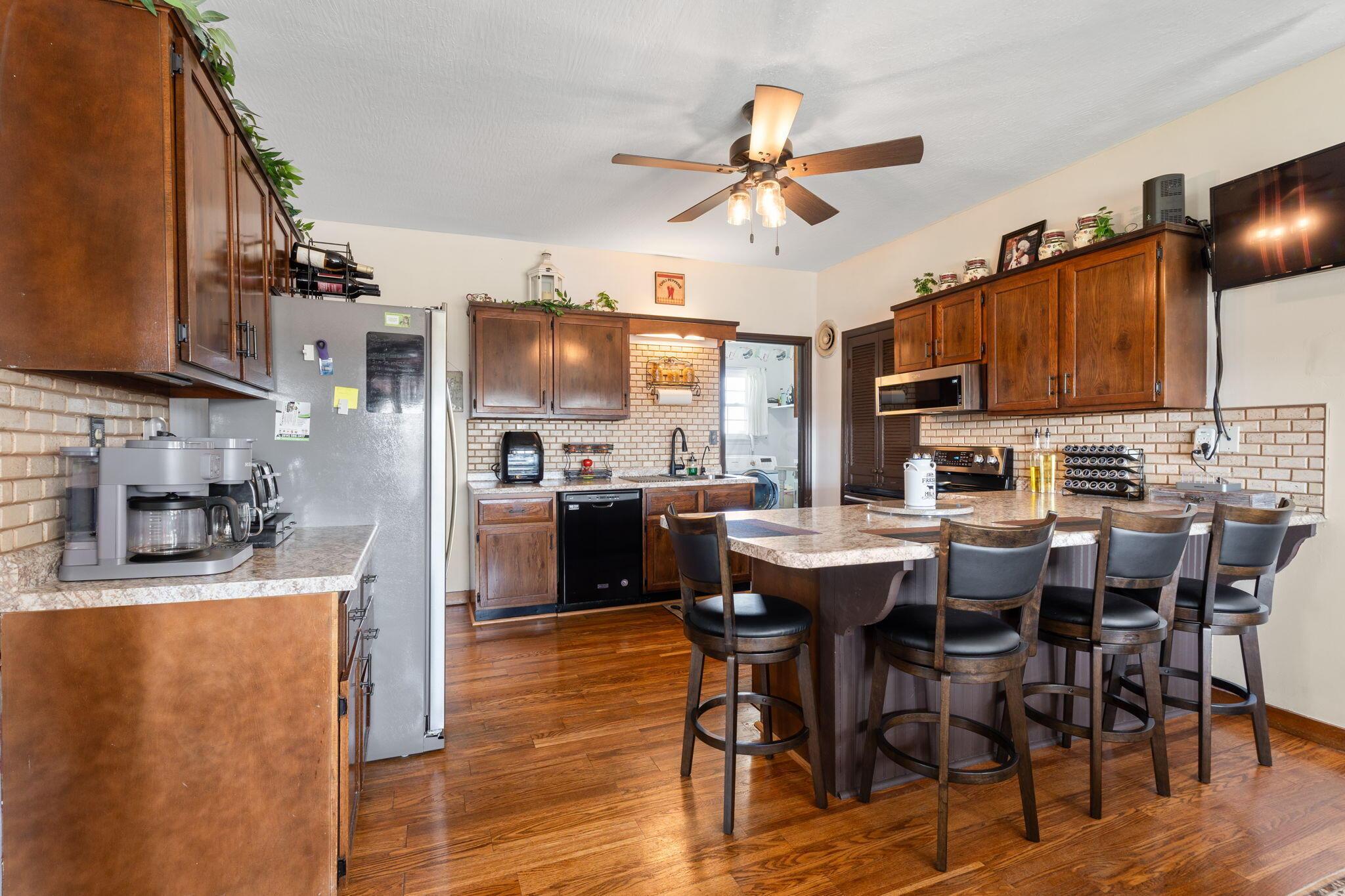 2349 Park Road Woodstock, OH 43084 - Photo 13 of 66 Kitchen/dining