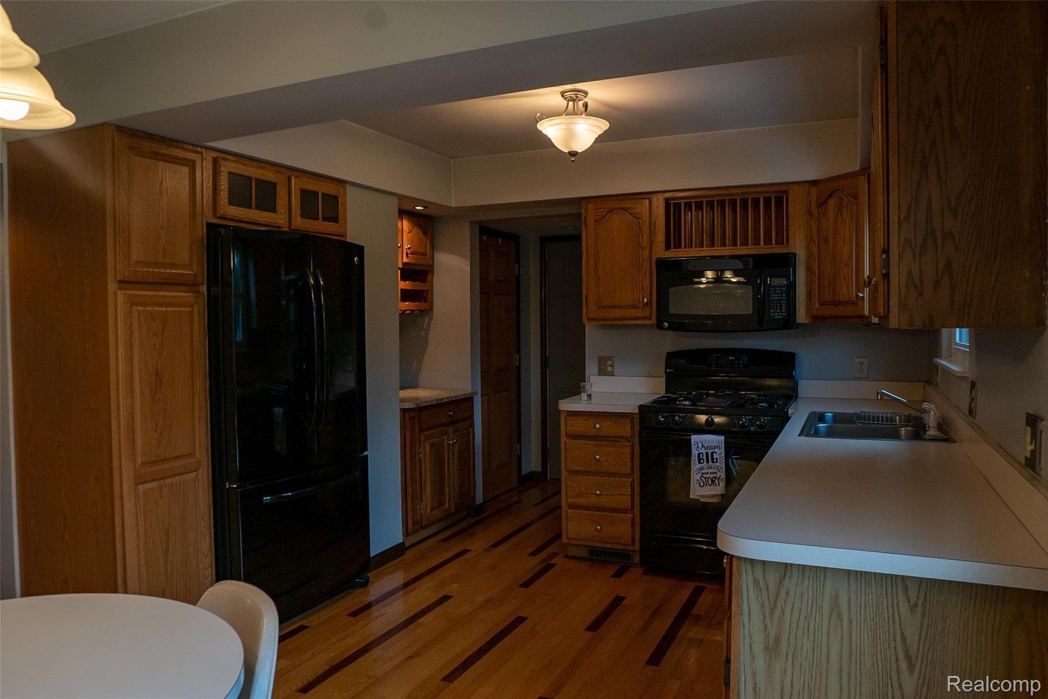 2677 East Burnside Road North Branch, MI 48461 - Photo 13 of 25 2677 Burnside (10 of 23).jpg