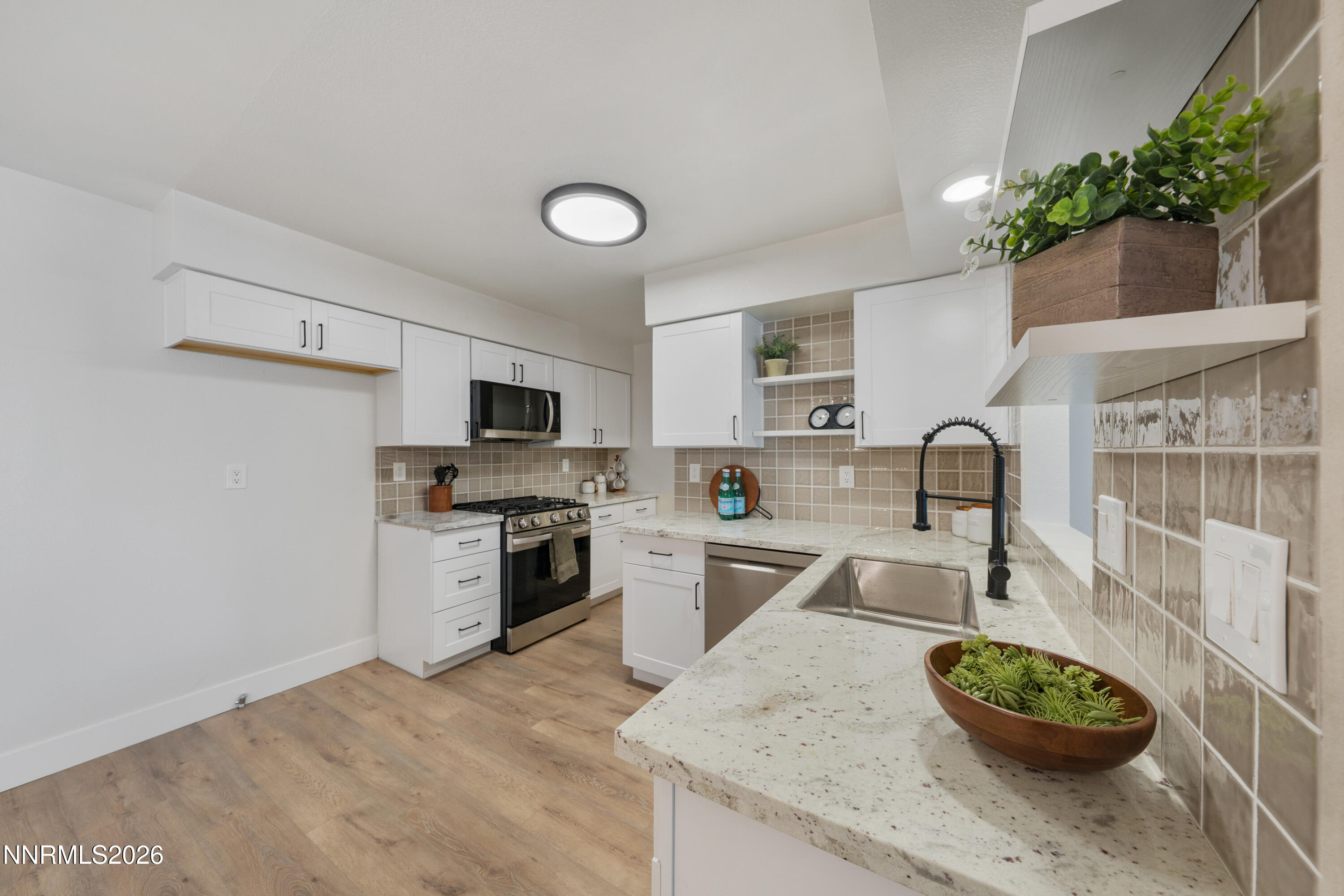 6680 Flower Street Reno, NV 89506 - Photo 16 of 37 A7V05676