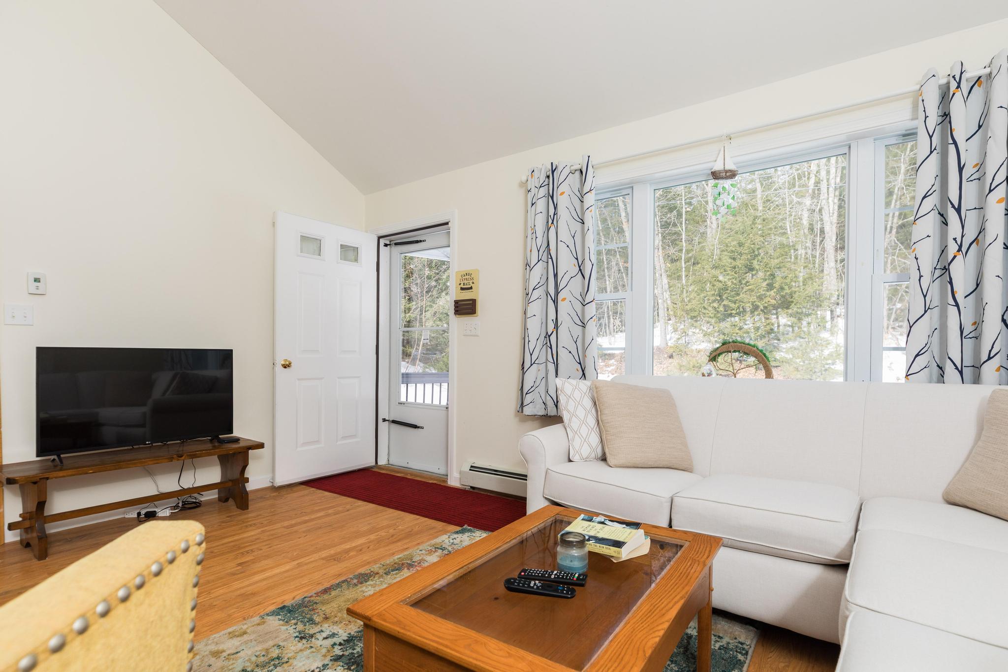 8 Hedgebog Mountain Road Naples, ME 04055 - Photo 8 of 33 natural light