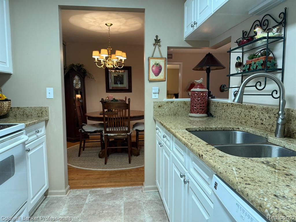 5349 Brookemonte Circle Rochester, MI 48306 - Photo 25 of 44
