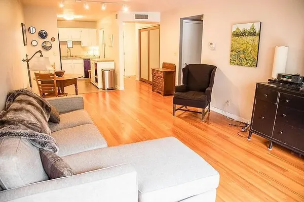 $127,000 | 311 Pleasant Avenue, Unit 408, St. Paul, MN 55102