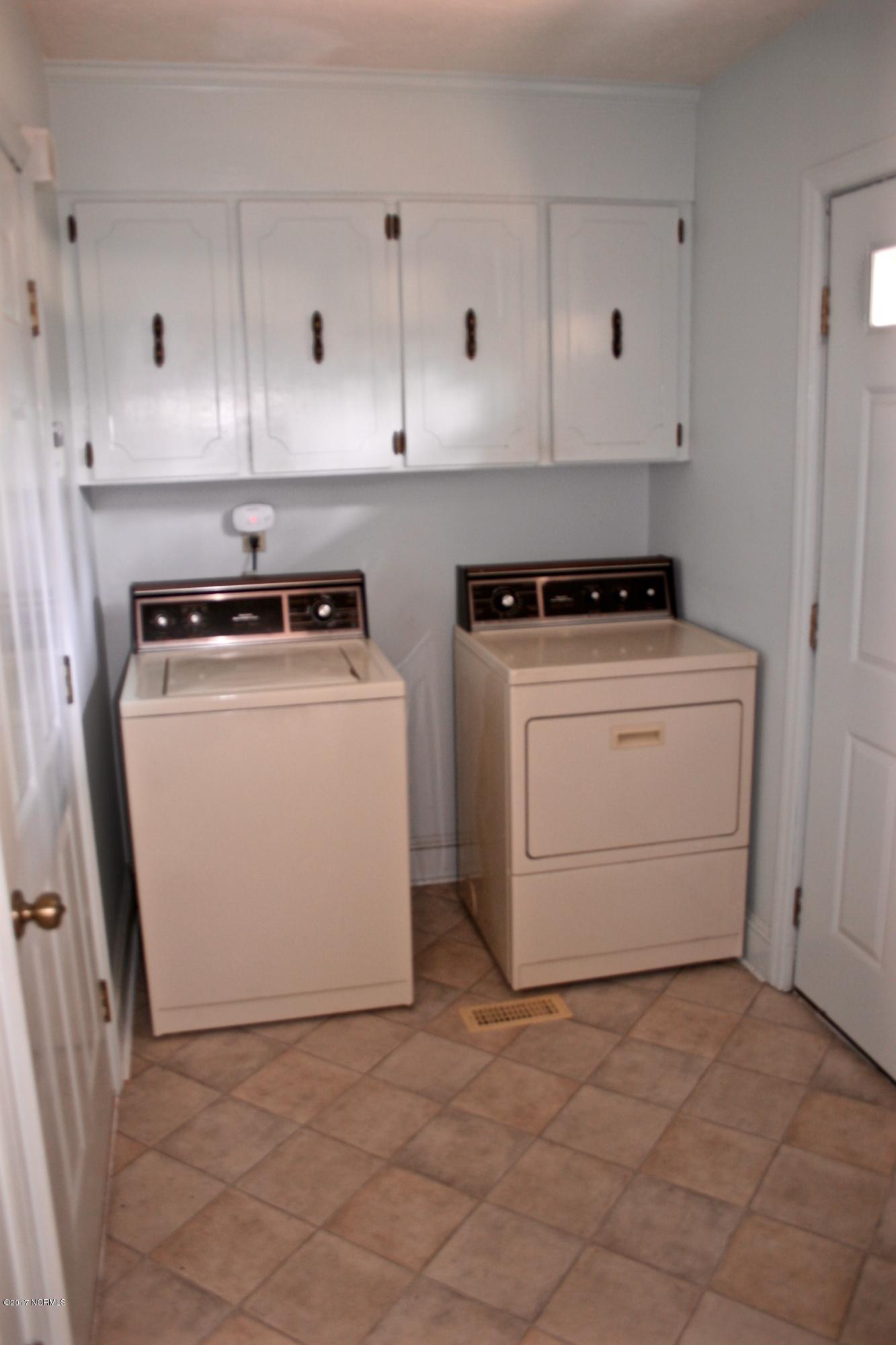 810 South Green Tee Road Hampstead, NC 28443 - Photo 12 of 24 11