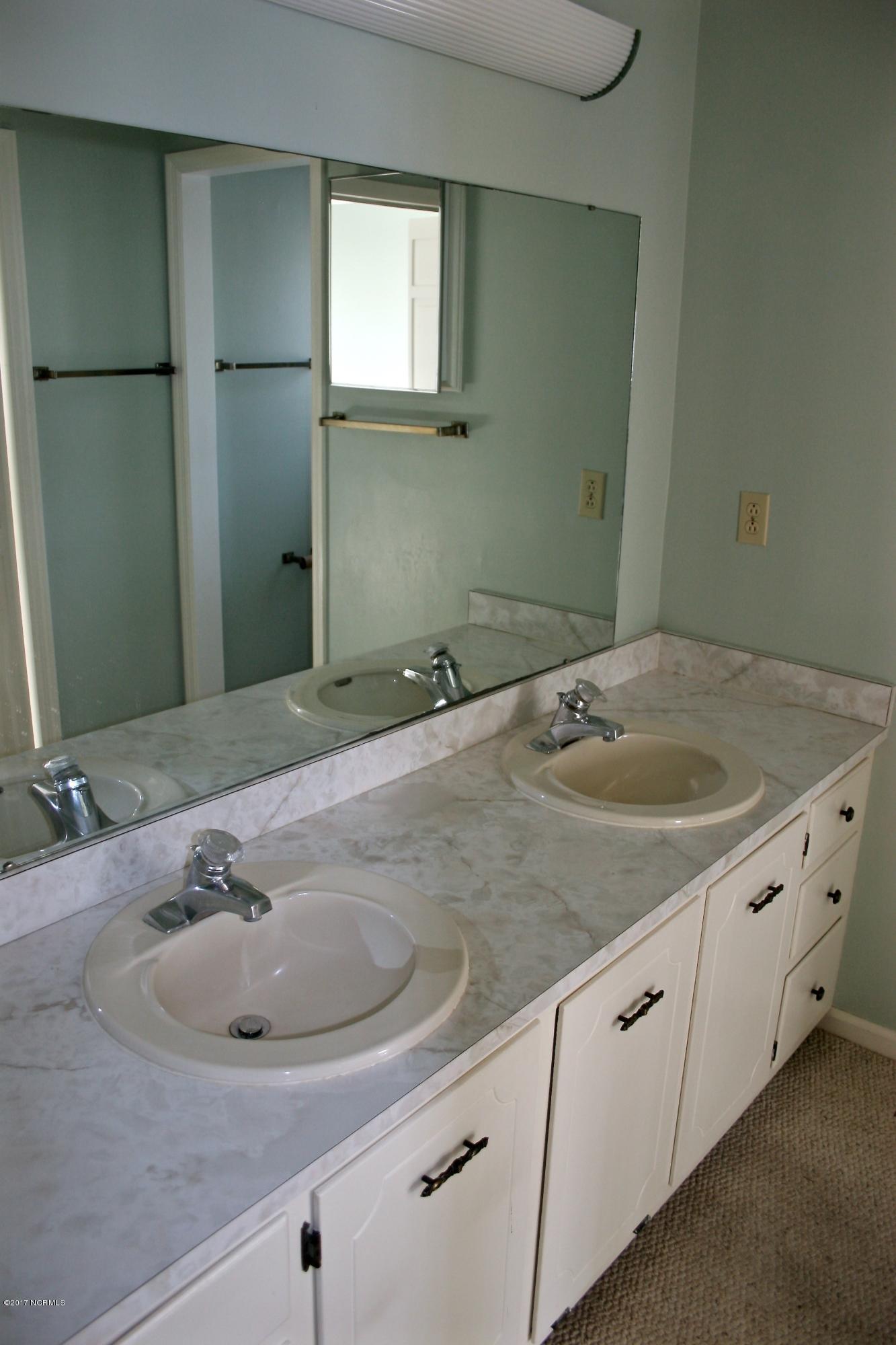 810 South Green Tee Road Hampstead, NC 28443 - Photo 14 of 24 13