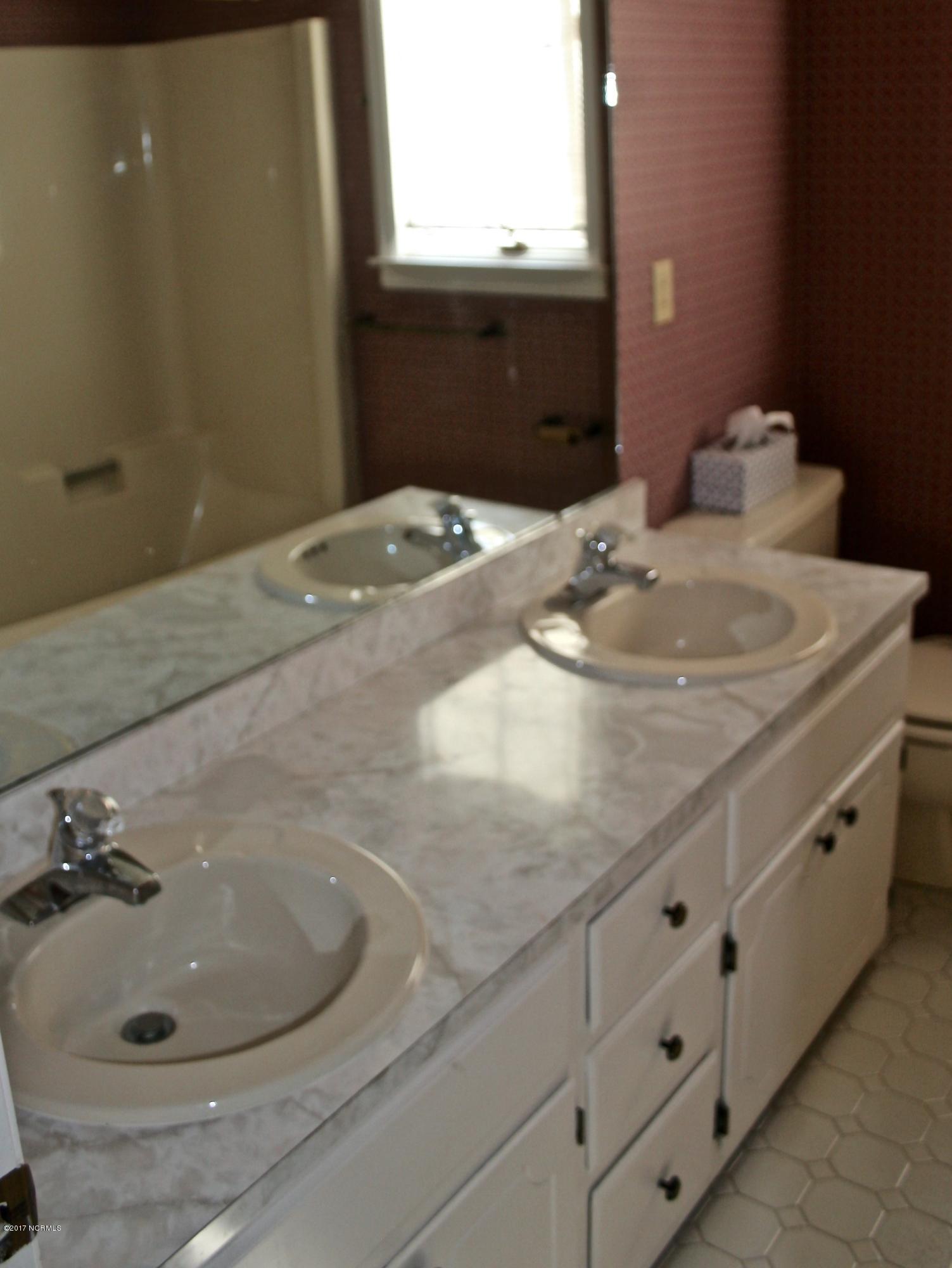 810 South Green Tee Road Hampstead, NC 28443 - Photo 15 of 24 14