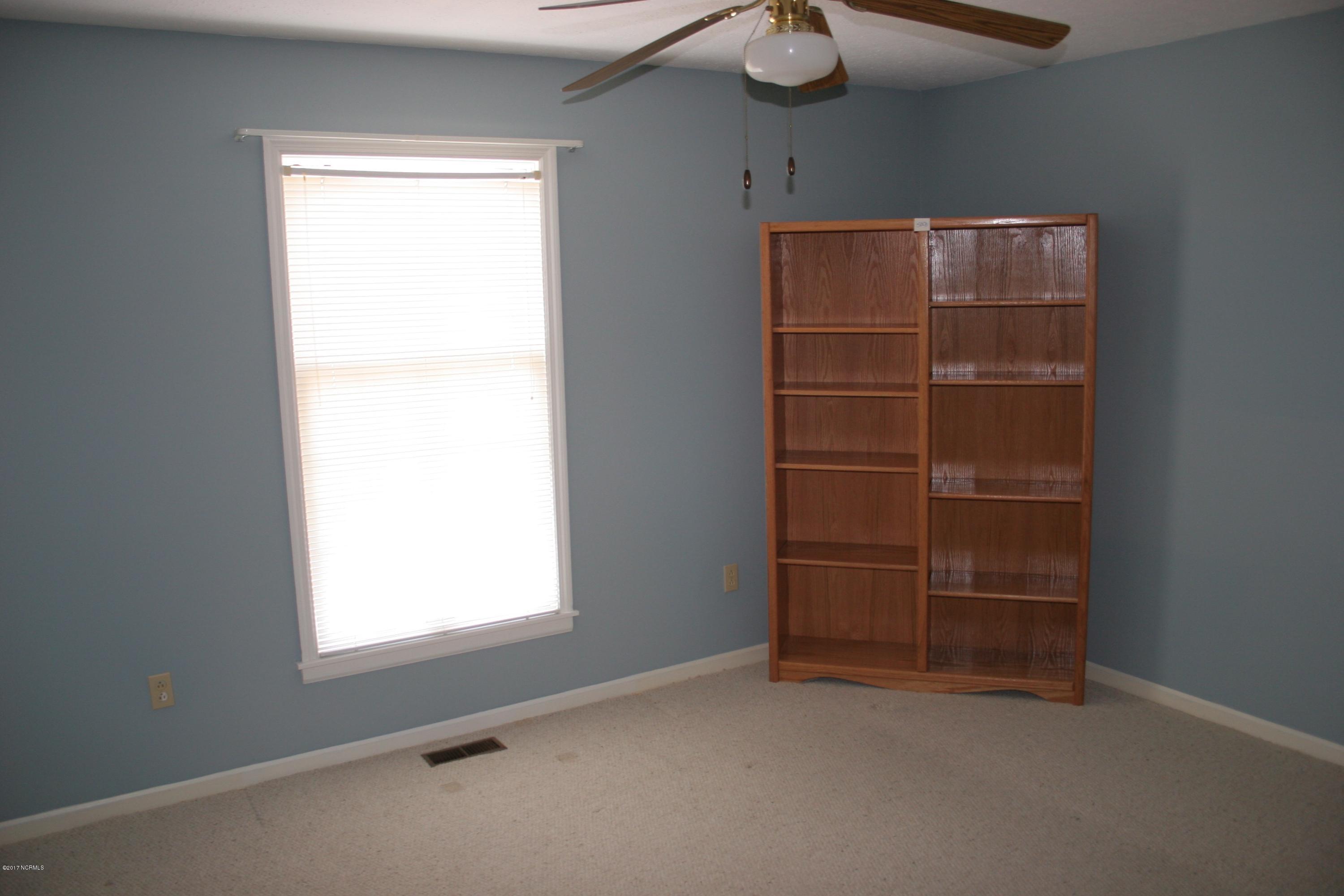 810 South Green Tee Road Hampstead, NC 28443 - Photo 17 of 24 16