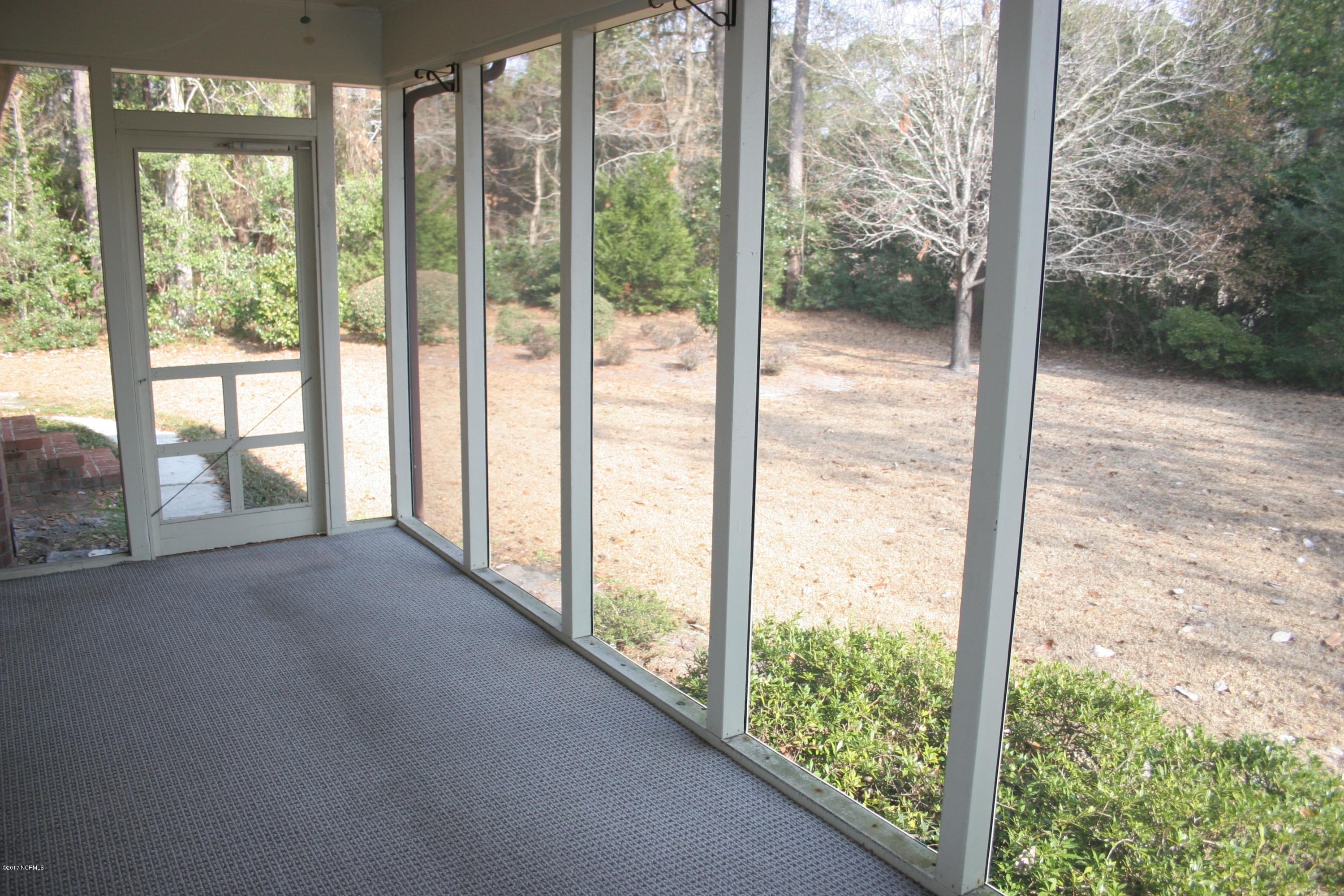 810 South Green Tee Road Hampstead, NC 28443 - Photo 21 of 24 20