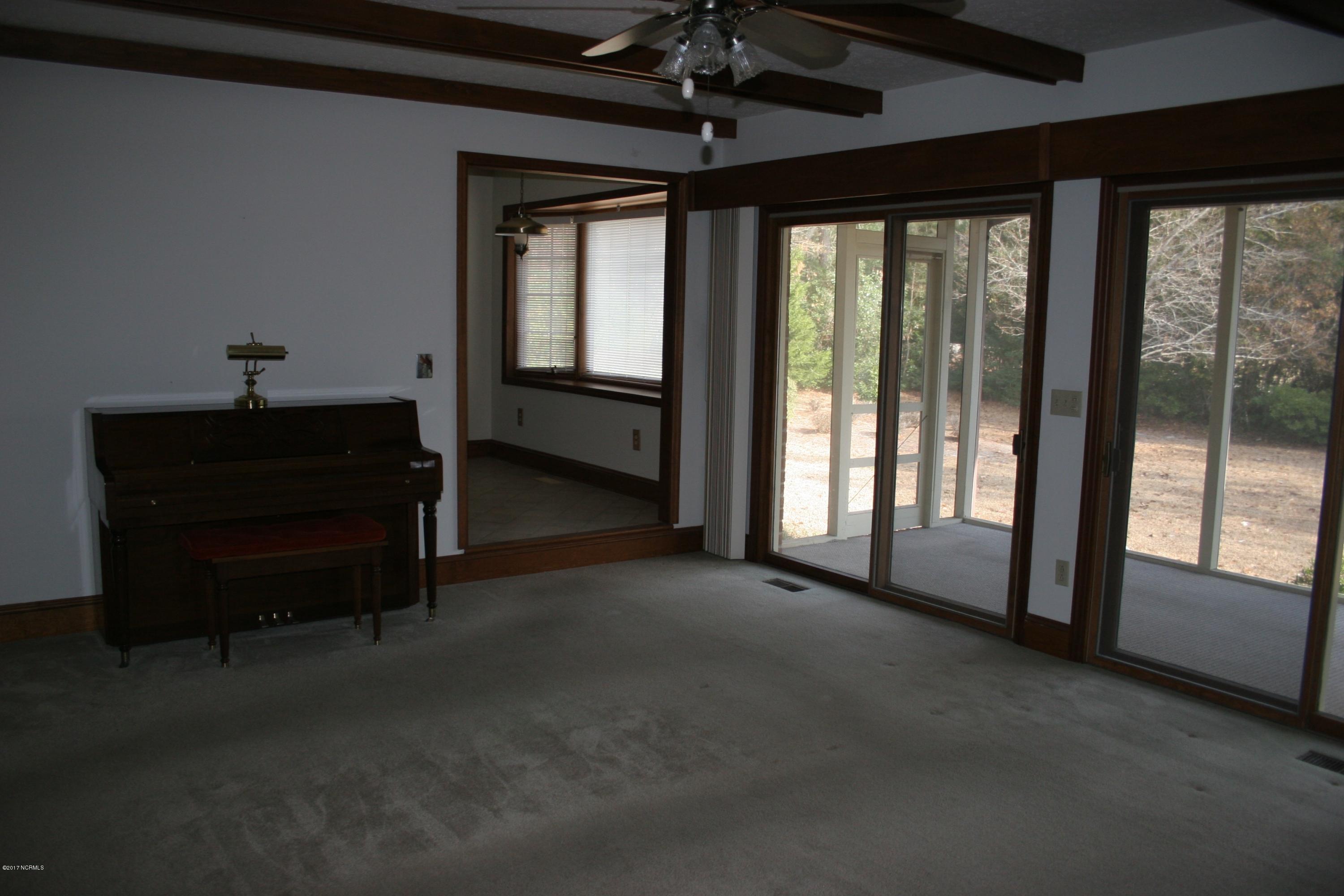 810 South Green Tee Road Hampstead, NC 28443 - Photo 7 of 24 6
