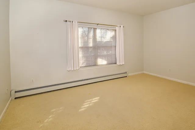 $429,900 | 20 Whitney Ferguson Road, Unit 18, Vernon Rockville, CT 06066