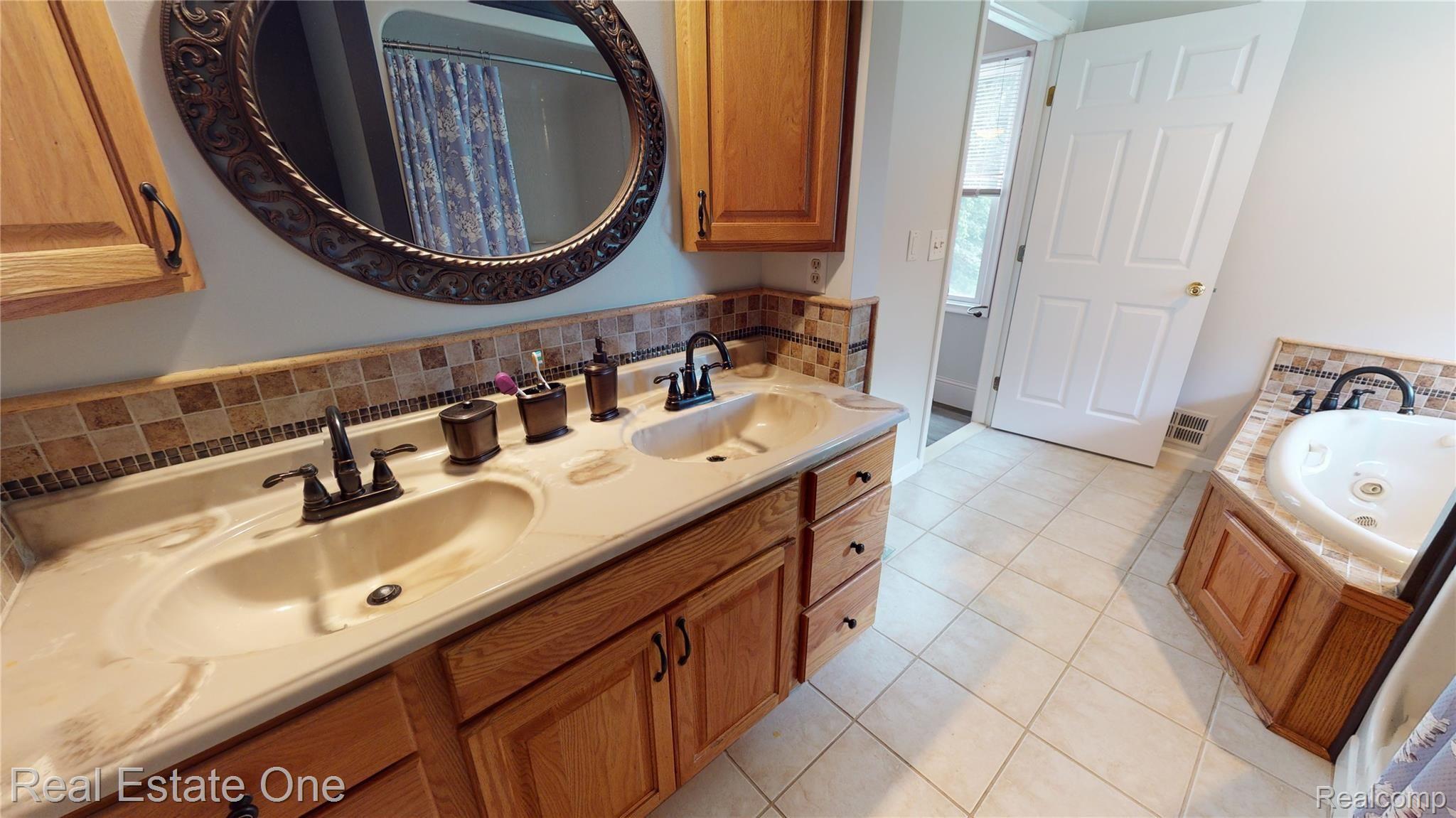 13030 Dunham Road Hartland, MI 48353 - Photo 17 of 49 13030-Dunham-06172021_095626.jpg
