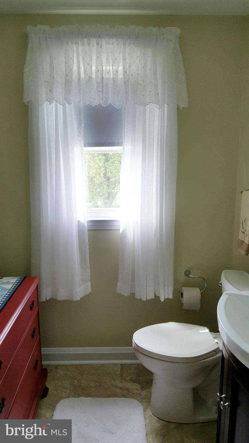 4117 Perry View Road Baltimore, MD 21236 - Photo 13 of 23 Bath