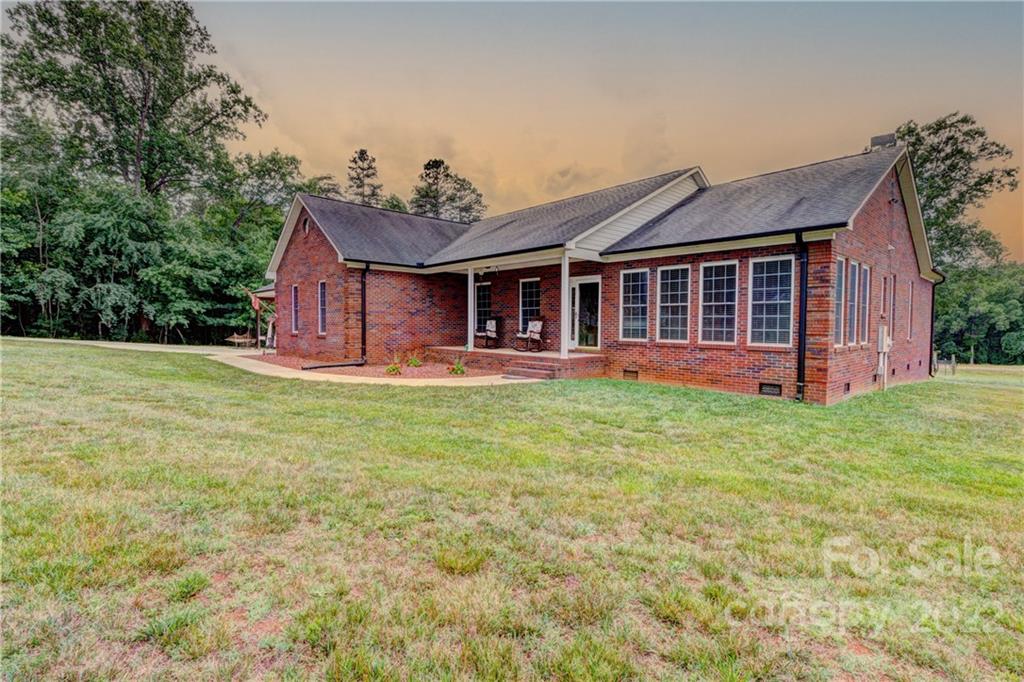 5051 Dobbins Road Crouse, NC 28033 - Photo 4 of 40 Gallery Image 4