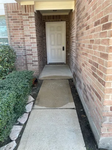 a view of a pathway both side of building