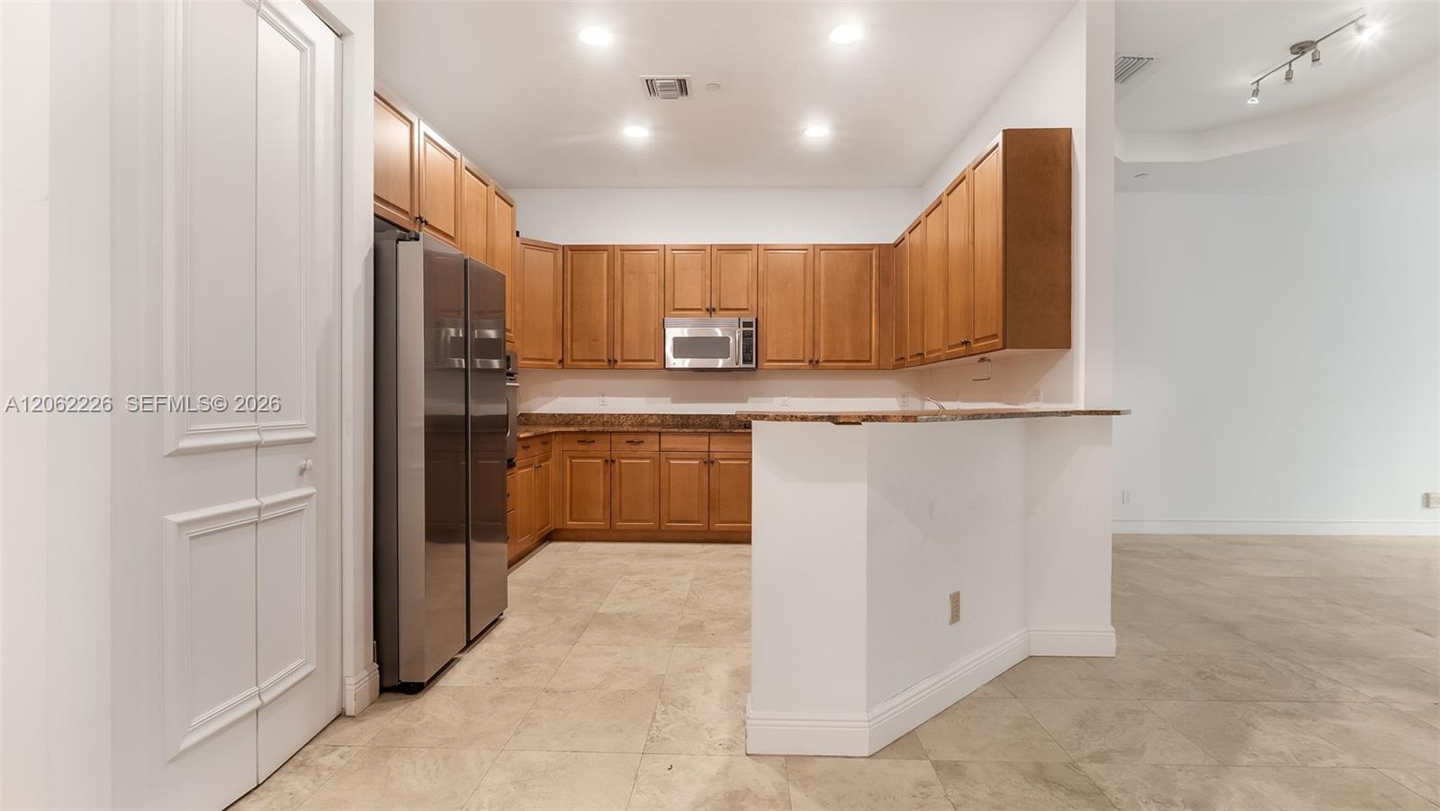 425 Northeast 69th Circle Boca Raton, FL 33487 - Photo 12 of 52 Gallery Image 12
