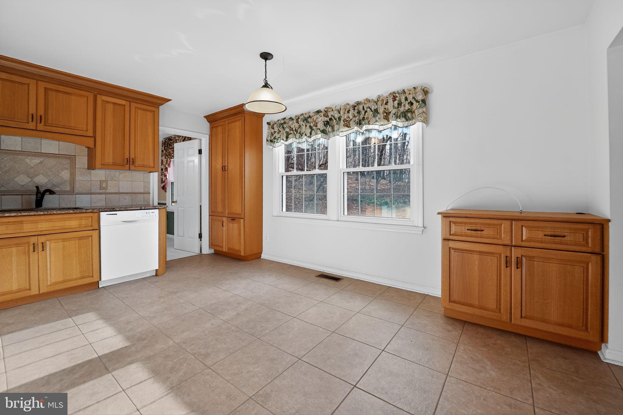 1445 Pleasant Valley Road South Westminster, MD 21158 - Photo 17 of 31