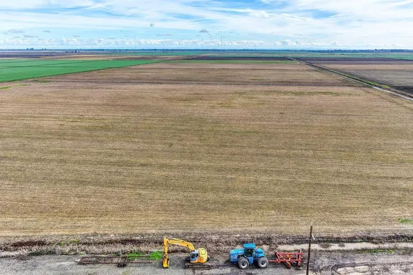 a view of a lake from a yard
