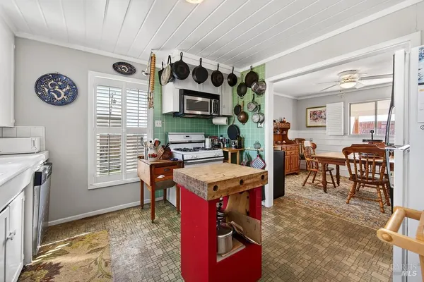 $5,600,000 | 3834 Highway 84, Walnut Grove, CA 95690