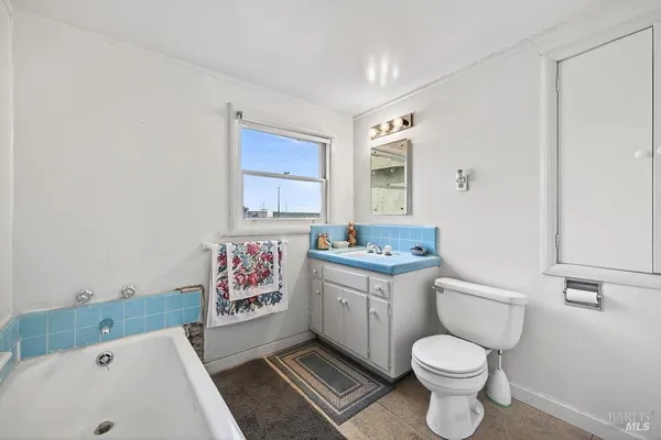 $5,600,000 | 3834 Highway 84, Walnut Grove, CA 95690