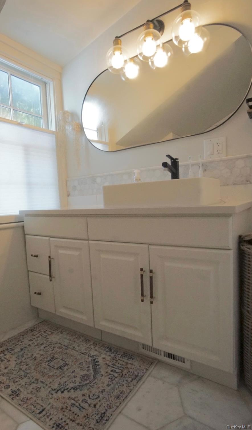20 Ridge Road Tuxedo Park, NY 10987 - Photo 9 of 13 a view of a mirror