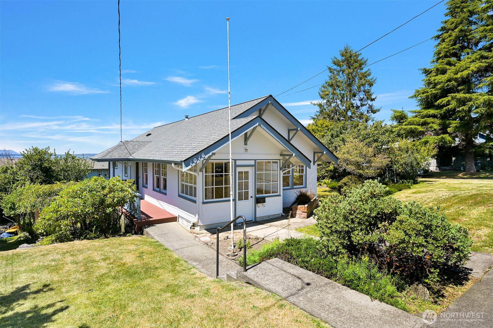 1016 12th Street Bellingham, WA 98225 - Photo 2 of 40