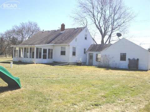 6499 East Atherton Road Burton, MI 48519 - Photo 13 of 21 20432884-12.JPG