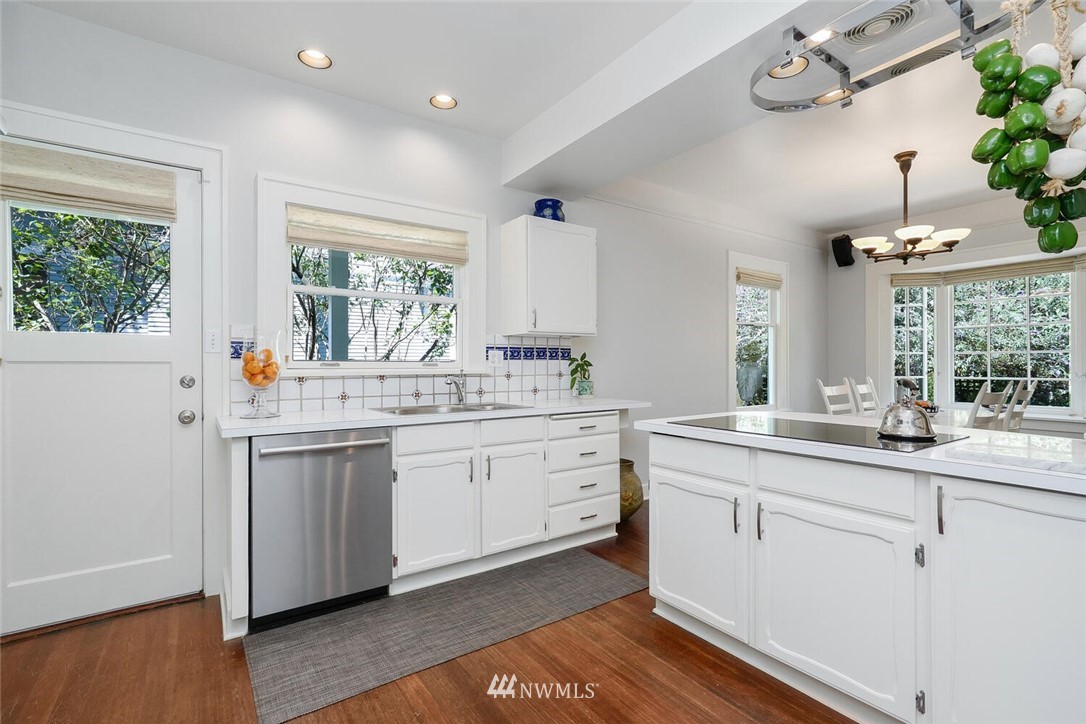 102 North 57th Street Seattle, WA 98103 - Photo 14 of 39