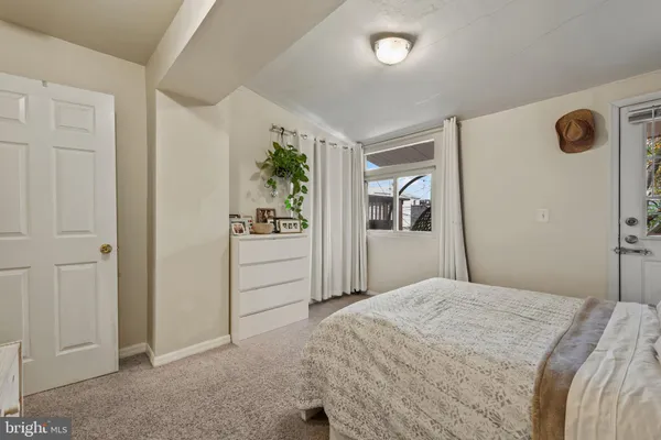 $2,475 | 1807 East Lombard Street, Baltimore, MD 21231