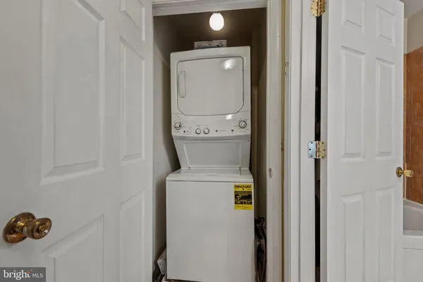 $2,475 | 1807 East Lombard Street, Baltimore, MD 21231