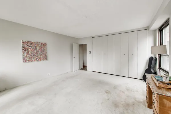 $115,000 | 5050 South East End Avenue, Unit 3B, Chicago, IL 60615