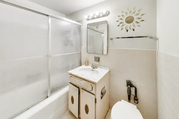 $115,000 | 5050 South East End Avenue, Unit 3B, Chicago, IL 60615