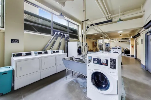 $115,000 | 5050 South East End Avenue, Unit 3B, Chicago, IL 60615