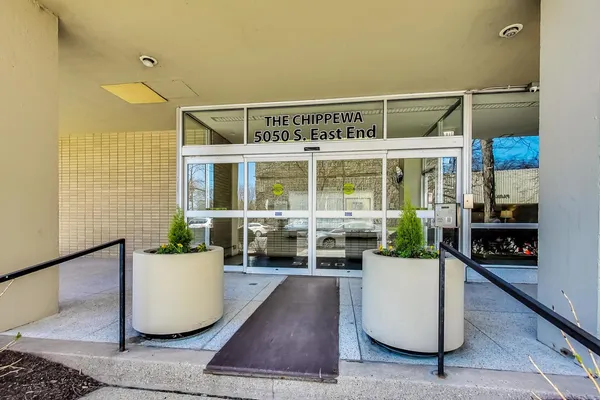 $115,000 | 5050 South East End Avenue, Unit 3B, Chicago, IL 60615