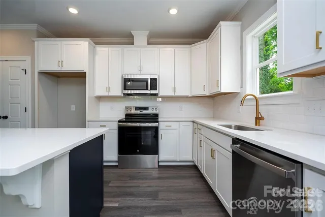 $2,495 | 1721 Balfour Lane, Charlotte, NC 28216