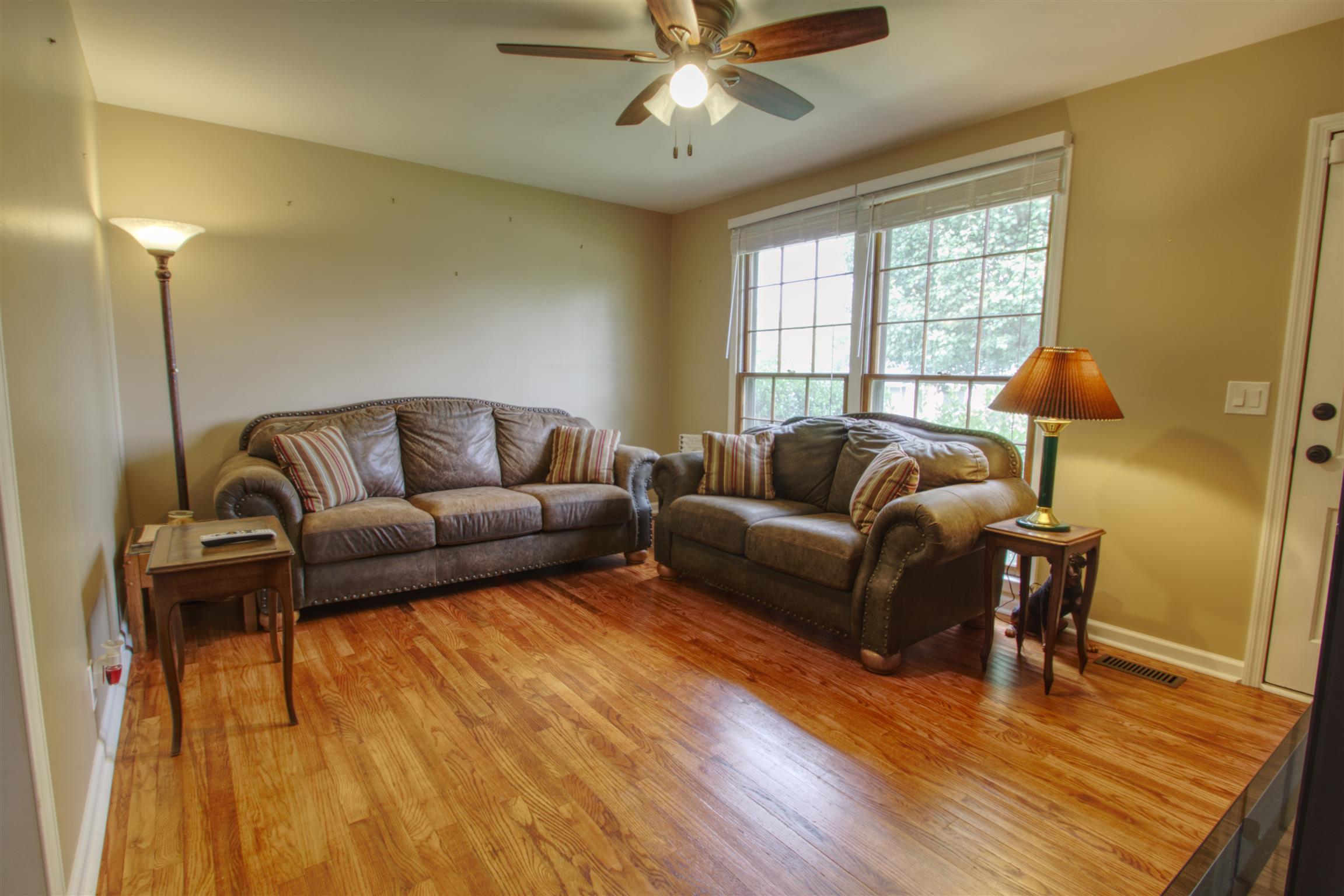 503 Terry Lane Lebanon, TN 37087 - Photo 4 of 16 a living room with furniture and a window