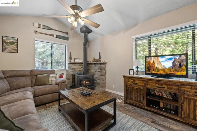 $329,000 | 22529 Twain Harte Drive, Twain Harte, CA 95383