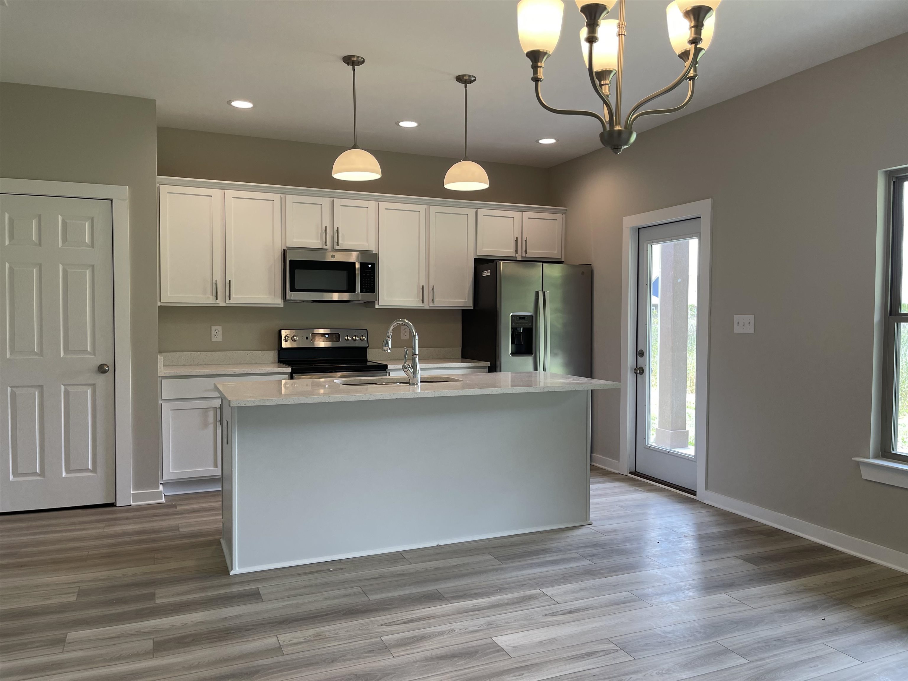 821 Ginger Lee Street Foley, AL 36535 - Photo 4 of 5 Kitchen