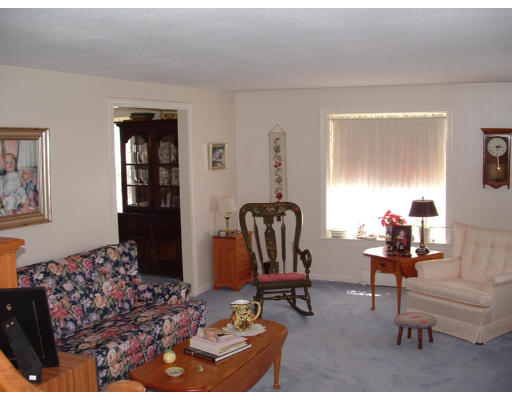 4 Brookside Road Mansfield, MA 02048 - Photo 7 of 8 Gallery Image 7