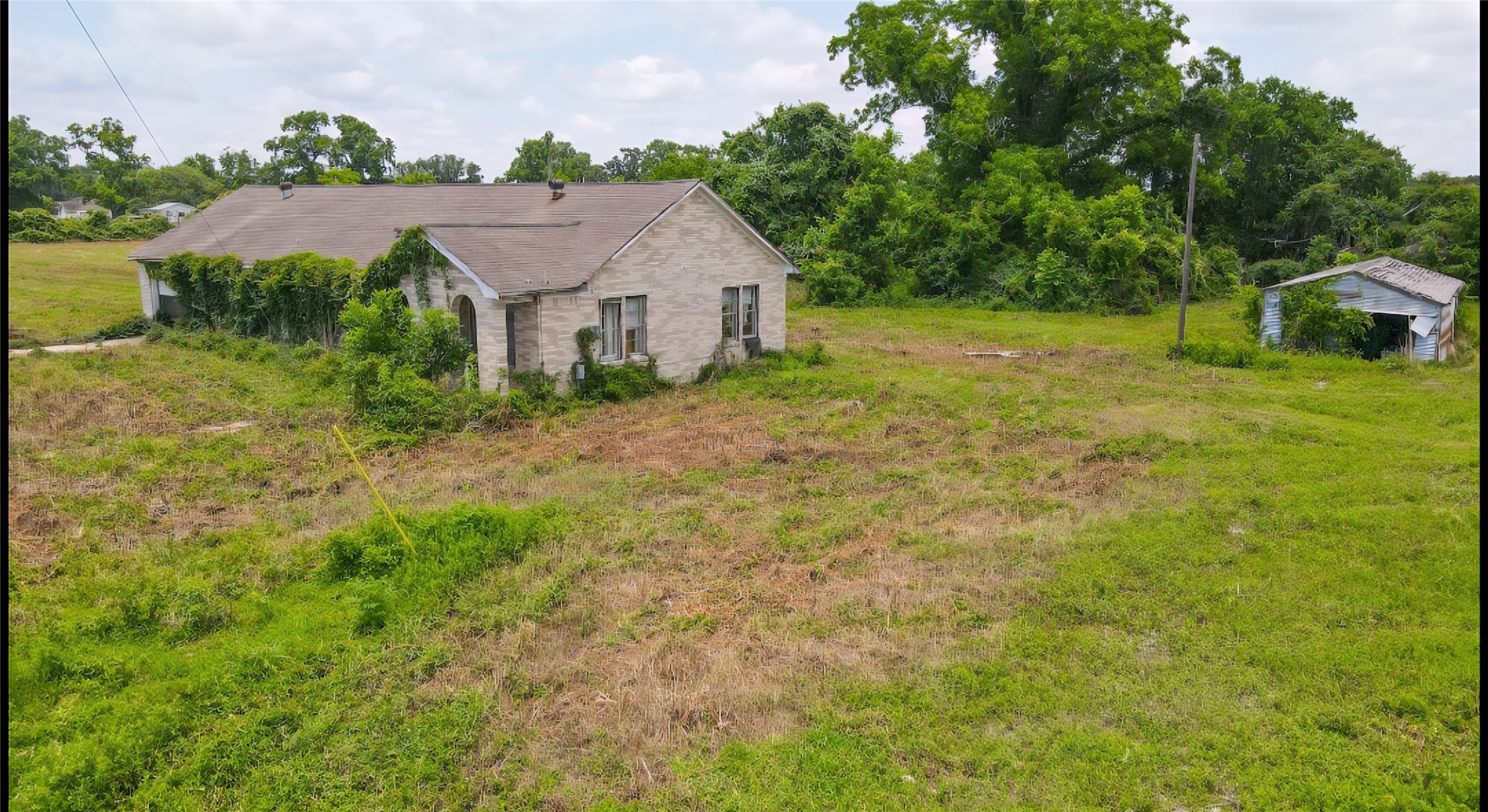 5865 FM 524 Road Sweeny, TX 77480 - Photo 2 of 8 Structures on property are not habitable in their current state