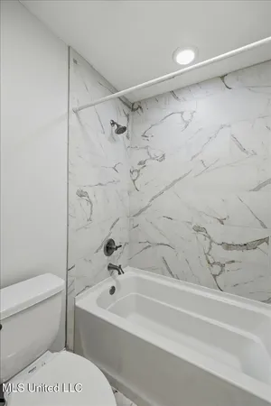 $2,700 | 144 Rollingwood Drive, Jackson, MS 39211