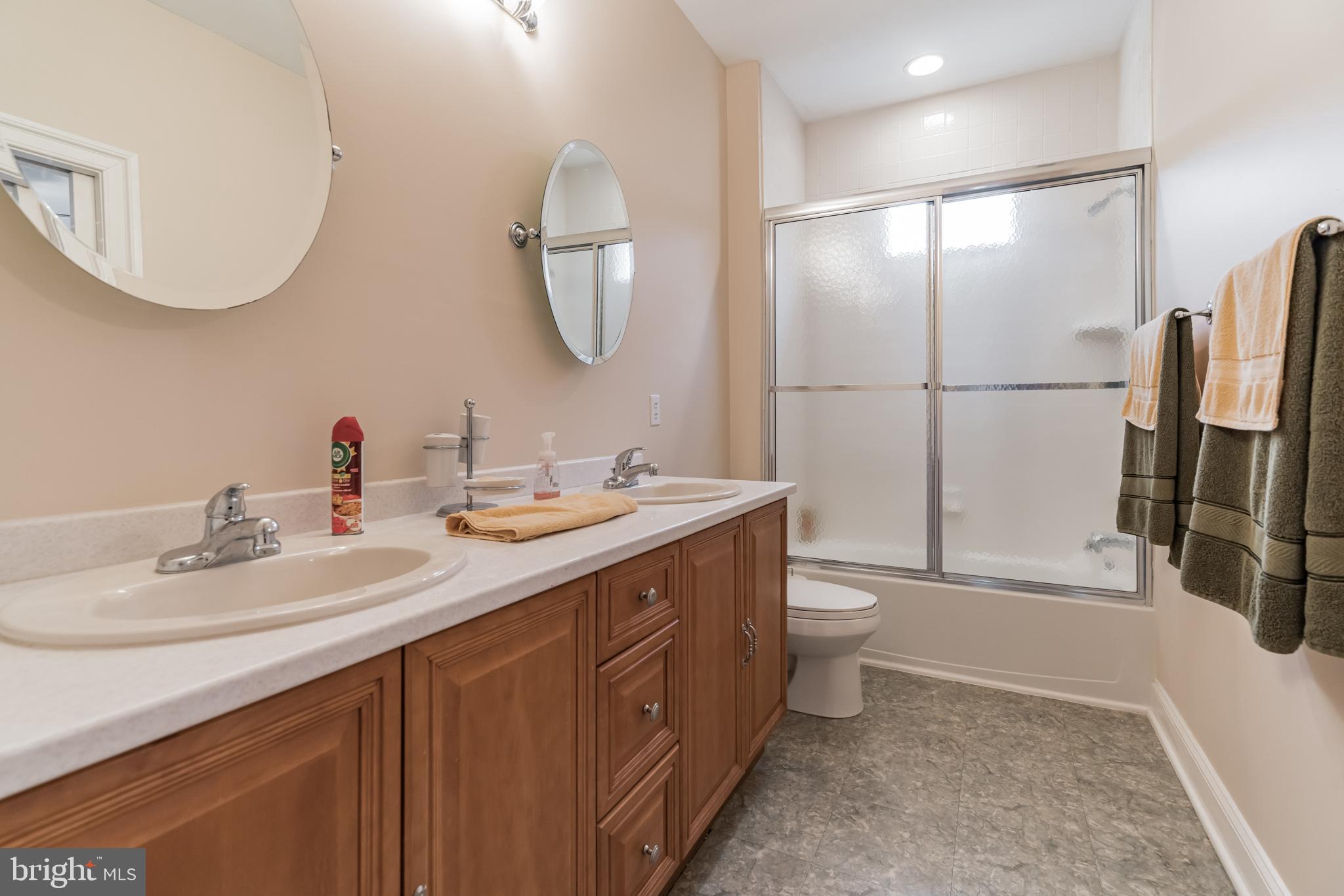 12612 Kahns Road Manassas, VA 20112 - Photo 20 of 40 Gallery Image 20