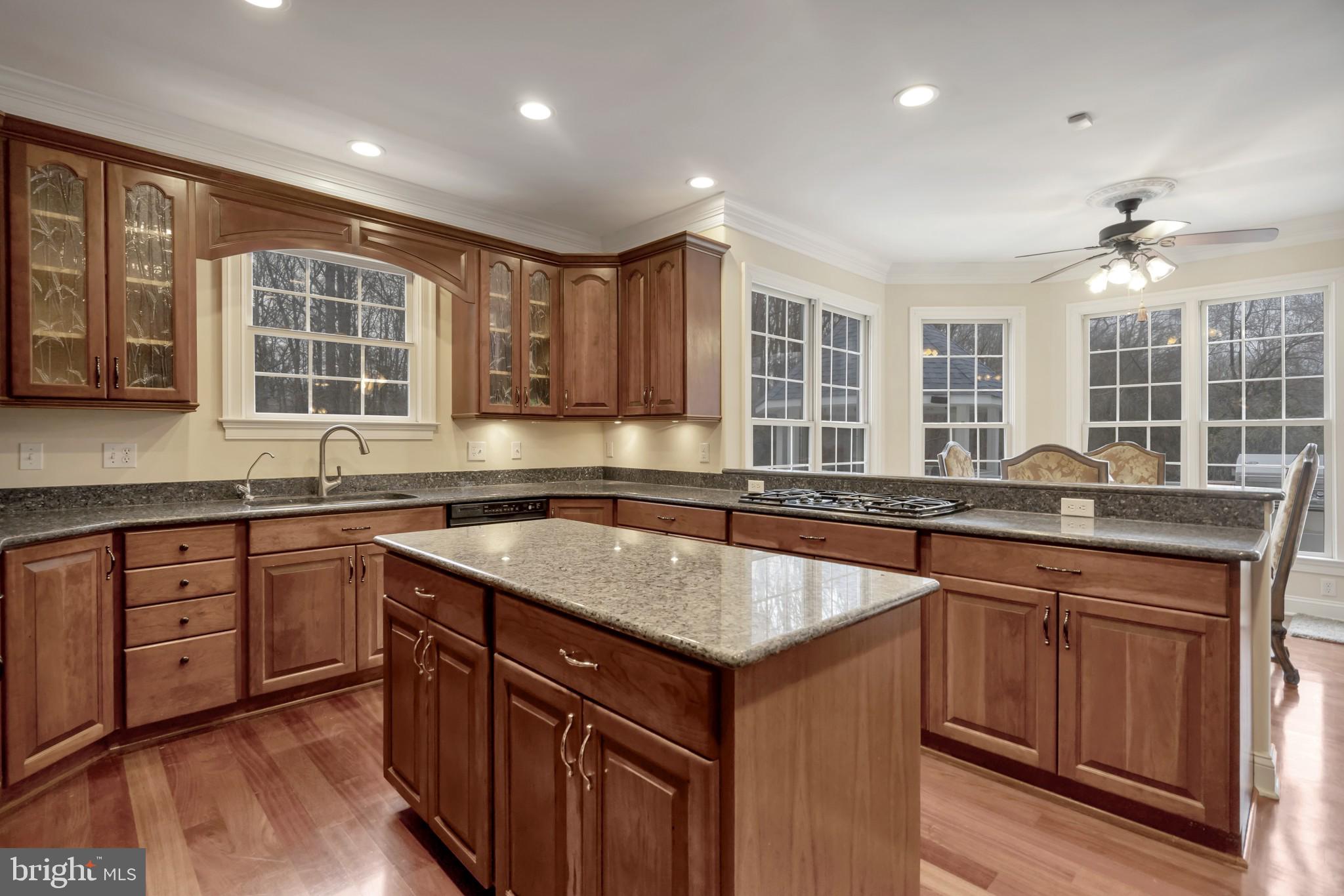 12612 Kahns Road Manassas, VA 20112 - Photo 8 of 40 Gallery Image 8