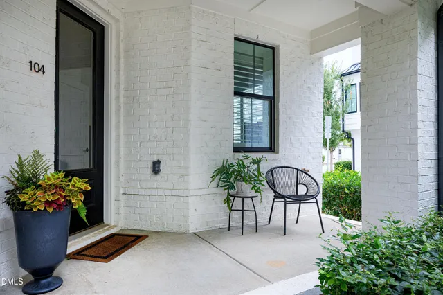 $825,000 | 400 Bryan Pointe Drive, Unit 104, Raleigh, NC 27608