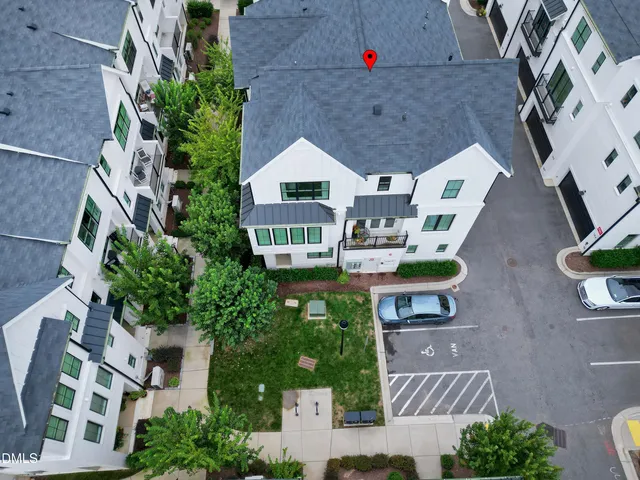 $825,000 | 400 Bryan Pointe Drive, Unit 104, Raleigh, NC 27608