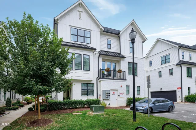 $825,000 | 400 Bryan Pointe Drive, Unit 104, Raleigh, NC 27608