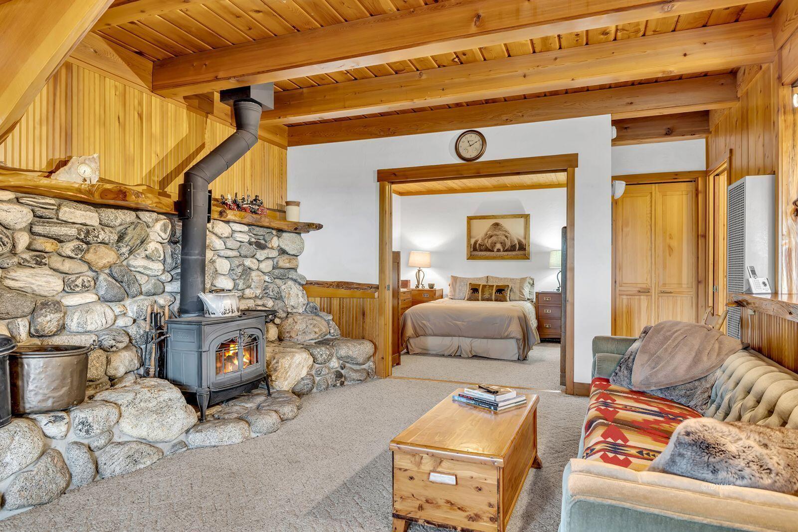 52980 Overlook Drive Idyllwild, CA 92549 - Photo 21 of 60 a living room with furniture and a window