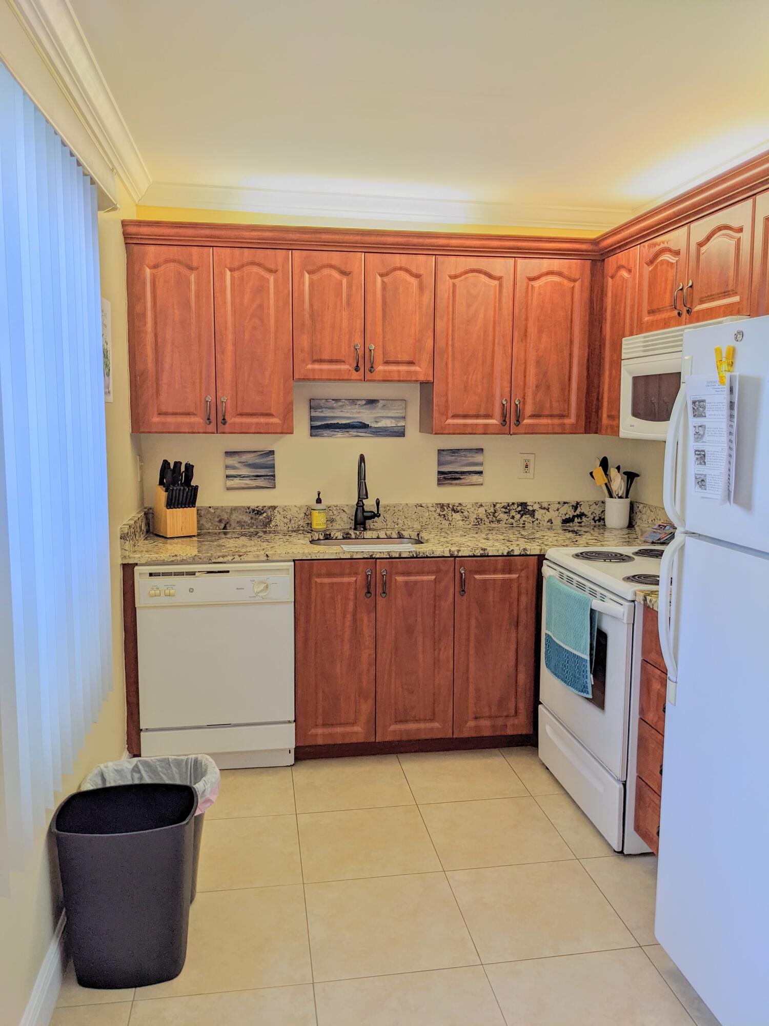 405 Monaco Way, Unit 405 Delray Beach, FL 33446 - Photo 6 of 30 Full Kitchen View