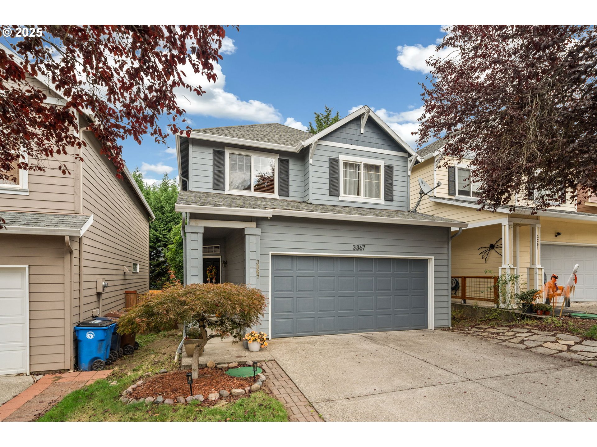 3367 Northwest 31st Circle Camas, WA 98607 - Photo 2 of 30 a house view with a outdoor space