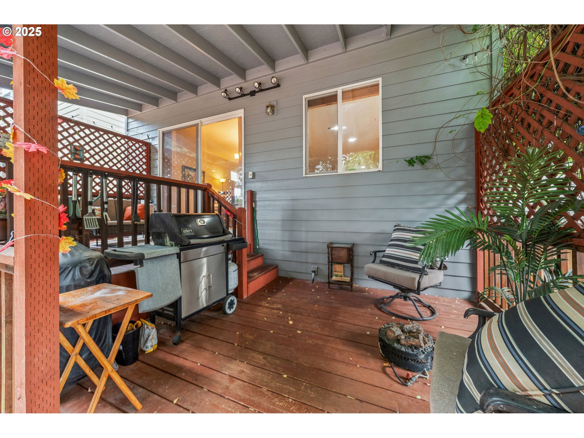 3367 Northwest 31st Circle Camas, WA 98607 - Photo 27 of 30 a balcony with table and chairs